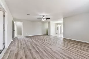 521 29th Ave N, Texas City, TX 77590 - Photo 4