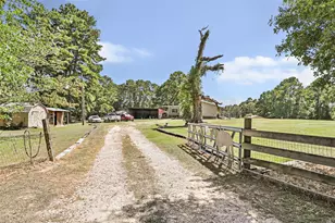 16980 Main Dr, Willis, TX 77318 - Photo 2