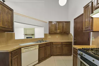 15510 Wildwood Glen Drive, Houston, TX 77083 - Photo 14