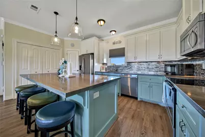 2019 Vista Drive, Crystal Beach, TX 77650 - Photo 6