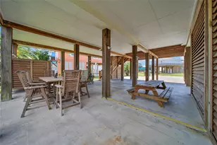 2019 Vista Dr, Crystal Beach, TX 77650 - Photo 28