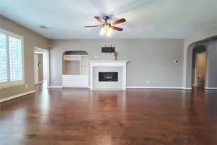 5515 Dawnington Pl, Sugar Land, TX 77479 - Photo 8