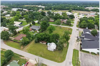 305 N Thomason Street, Willis, TX 77378 - Photo 24