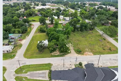 305 N Thomason Street, Willis, TX 77378 - Photo 28