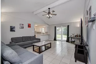 8530 Rowan Ln, Houston, TX 77036 - Photo 10