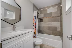 8530 Rowan Ln, Houston, TX 77036 - Photo 30
