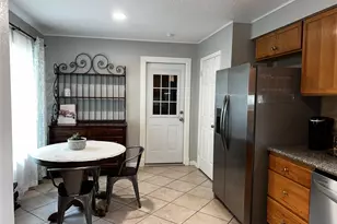 3918 Rosemont Dr, La Porte, TX 77571 - Photo 4