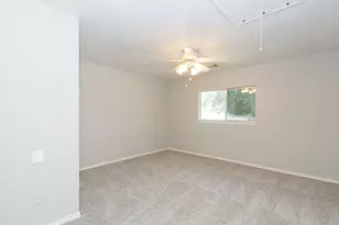 702 E Haven Ct, Friendswood, TX 77546 - Photo 16