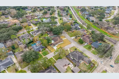 10011 Cliffwood Drive, Houston, TX 77035 - Photo 30