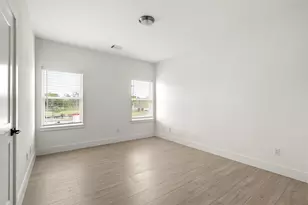 107 Tolima Dove St, Houston, TX 77018 - Photo 24