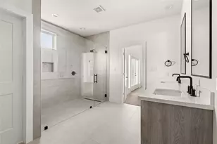 107 Tolima Dove St, Houston, TX 77018 - Photo 18