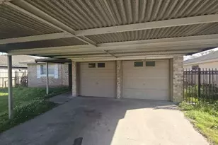 1122 Havner Ln, Houston, TX 77037 - Photo 2