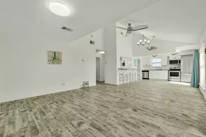 4214 Nueces Drive, Galveston, TX 77554 - Photo 8