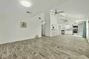 4214 Nueces Dr, Galveston, TX 77554 - Photo 8