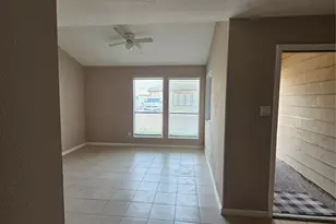 1014 Graham Dr, Tomball, TX 77375 - Photo 2
