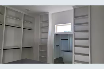 9729 Neuens Road, Houston, TX 77080 - Photo 28