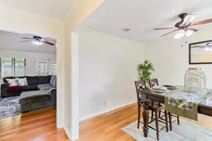 309 Petunia St, Lake Jackson, TX 77566 - Photo 6