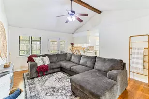 309 Petunia St, Lake Jackson, TX 77566 - Photo 8