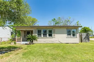 302 W 8th St, Freeport, TX 77541 - Photo 1