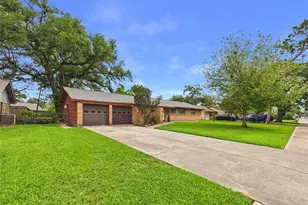 103 Ligustrum St, Lake Jackson, TX 77566 - Photo 32