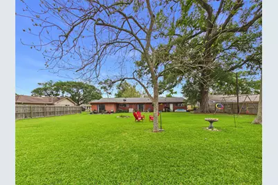 103 Ligustrum Street, Lake Jackson, TX 77566 - Photo 36