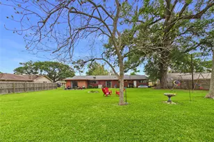 103 Ligustrum St, Lake Jackson, TX 77566 - Photo 36