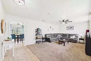 103 Ligustrum St, Lake Jackson, TX 77566 - Photo 4