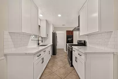12523 Hunting Briar Drive, Houston, TX 77099 - Photo 20