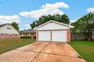 12523 Hunting Briar Dr, Houston, TX 77099 - Photo 4