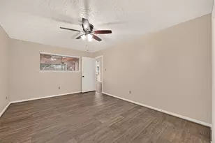 12523 Hunting Briar Dr, Houston, TX 77099 - Photo 28