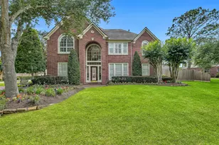 210 Trail Bend Ln, Friendswood, TX 77546 - Photo 2