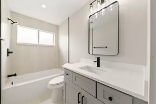 11831 Steamboat Springs Dr, Houston, TX 77067 - Photo 14