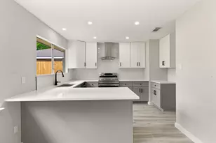 11831 Steamboat Springs Dr, Houston, TX 77067 - Photo 2