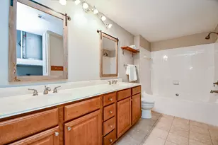 7575 Kirby Dr, Houston, TX 77030 - Photo 24