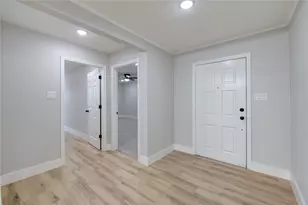 9719 Lawngate Dr, Houston, TX 77080 - Photo 8