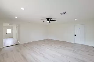 301 Cypress St, Lake Jackson, TX 77566 - Photo 30