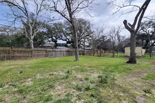 301 Cypress St, Lake Jackson, TX 77566 - Photo 36