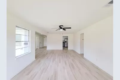 301 Cypress Street, Lake Jackson, TX 77566 - Photo 6