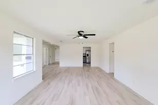 301 Cypress St, Lake Jackson, TX 77566 - Photo 6