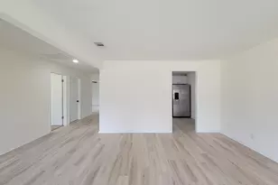 301 Cypress St, Lake Jackson, TX 77566 - Photo 8