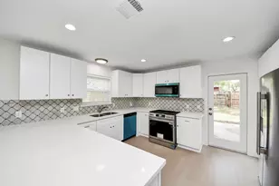 3614 Almington Ln, Houston, TX 77088 - Photo 8