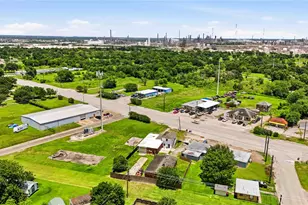 6105 Bayway Dr, Baytown, TX 77520 - Photo 8