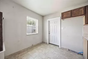 6105 Bayway Dr, Baytown, TX 77520 - Photo 18