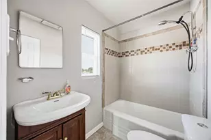 6105 Bayway Dr, Baytown, TX 77520 - Photo 16