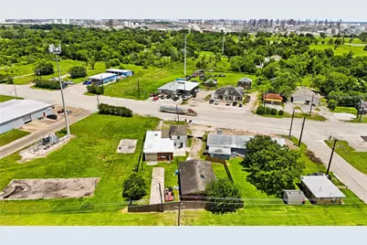 6105 Bayway Drive, Baytown, TX 77520 - Photo 6