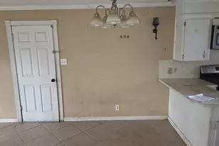 408 Dwyer St, Angleton, TX 77515 - Photo 6