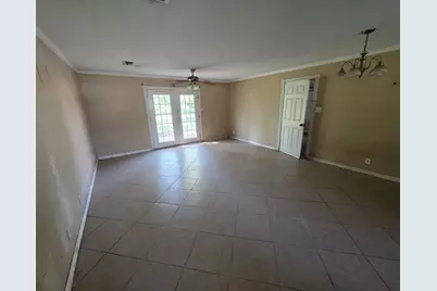 408 Dwyer Street, Angleton, TX 77515 - Photo 2