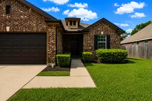 4418 Legends Bay Dr Dr, Baytown, TX 77523 - Photo 4
