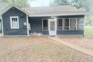 2824 5th St, Bay City, TX 77414 - Photo 2