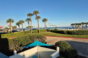 6102 Seawall Blvd, Galveston, TX 77551 - Photo 2